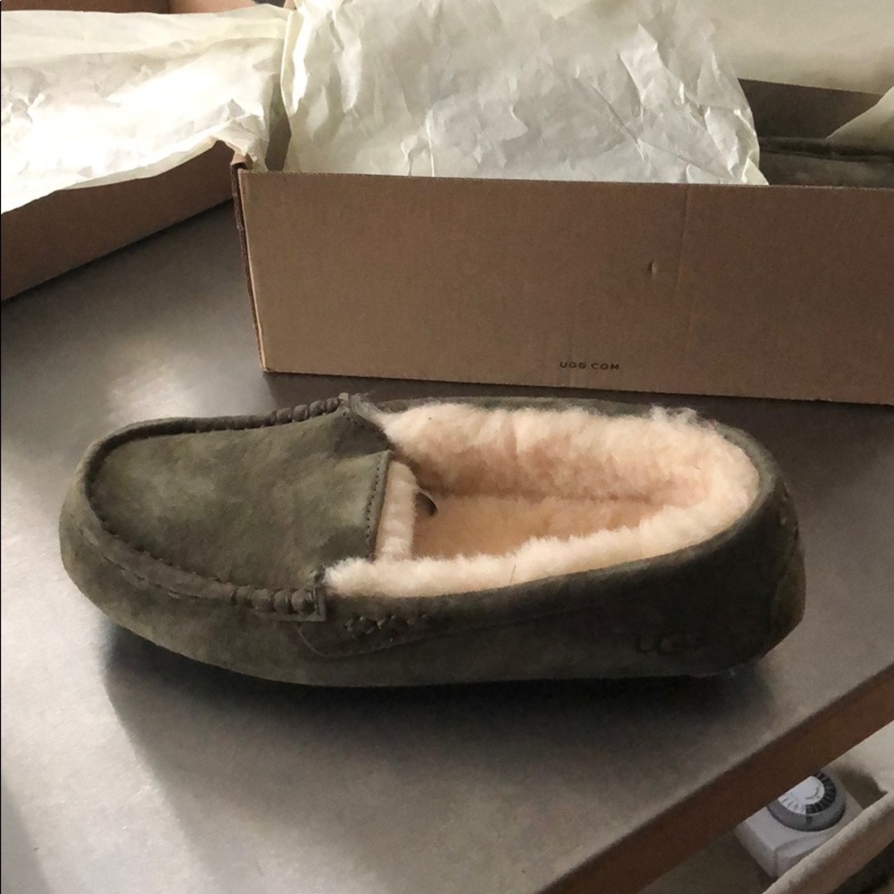 UGG Ansley Slippers